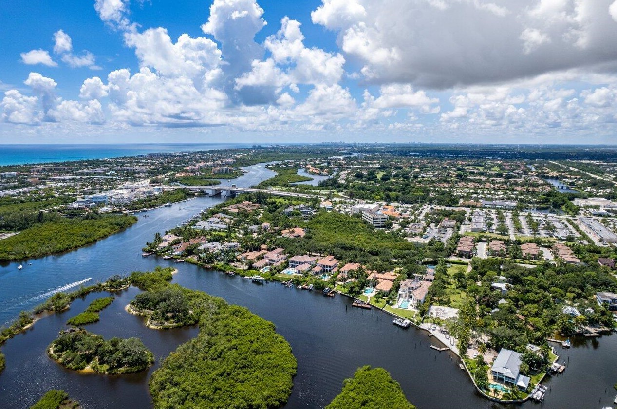 317 Old Jupiter Beach Rd, Jupiter FL  33477-5034 exterior