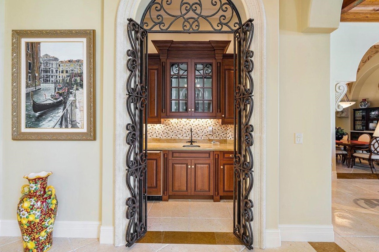 317 Old Jupiter Beach Rd, Jupiter FL  33477-5034 exterior