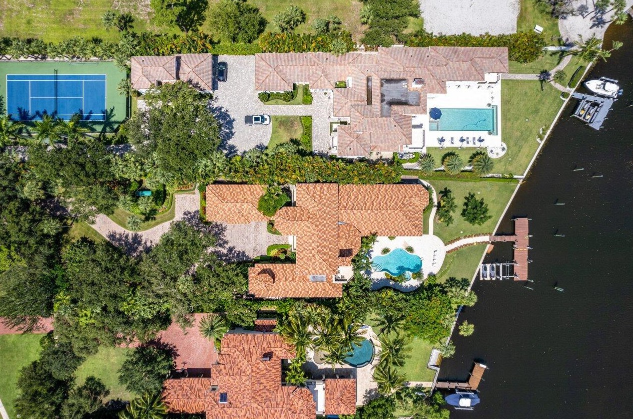 317 Old Jupiter Beach Rd, Jupiter FL  33477-5034 exterior