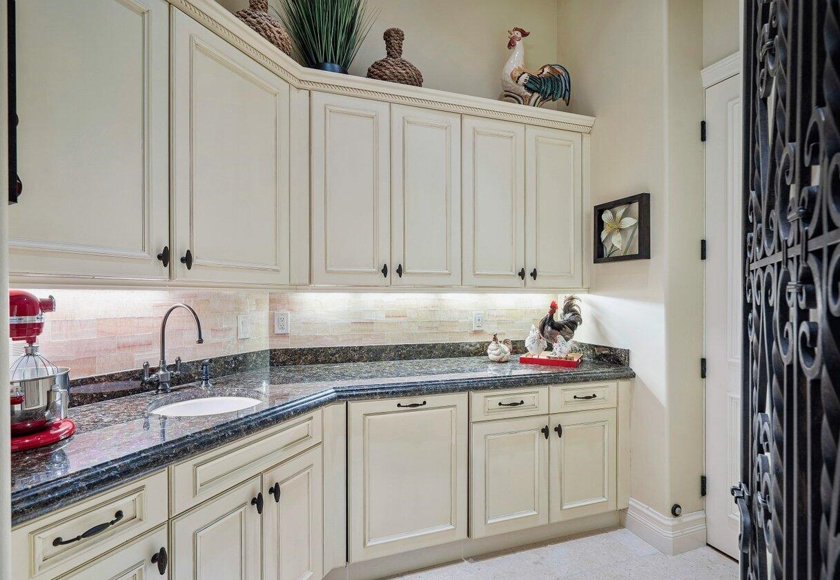 317 Old Jupiter Beach Rd, Jupiter FL  33477-5034 exterior