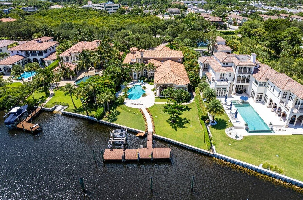 317 Old Jupiter Beach Rd, Jupiter FL  33477-5034 exterior