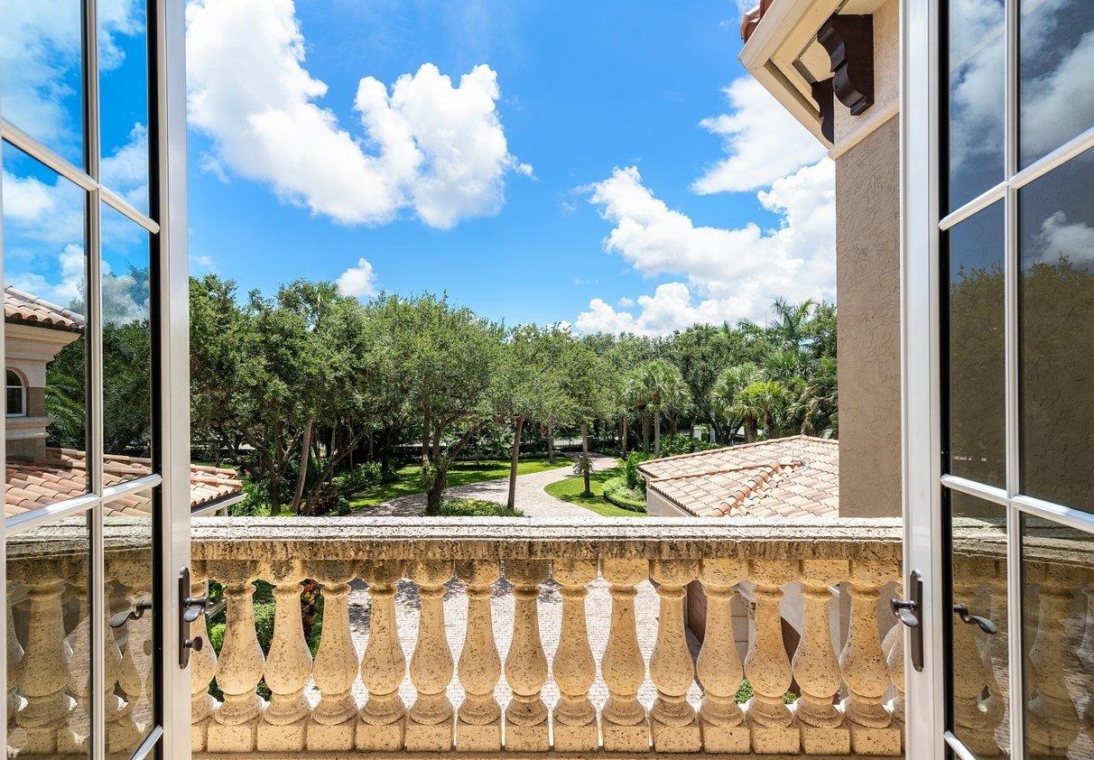 317 Old Jupiter Beach Rd, Jupiter FL  33477-5034 exterior