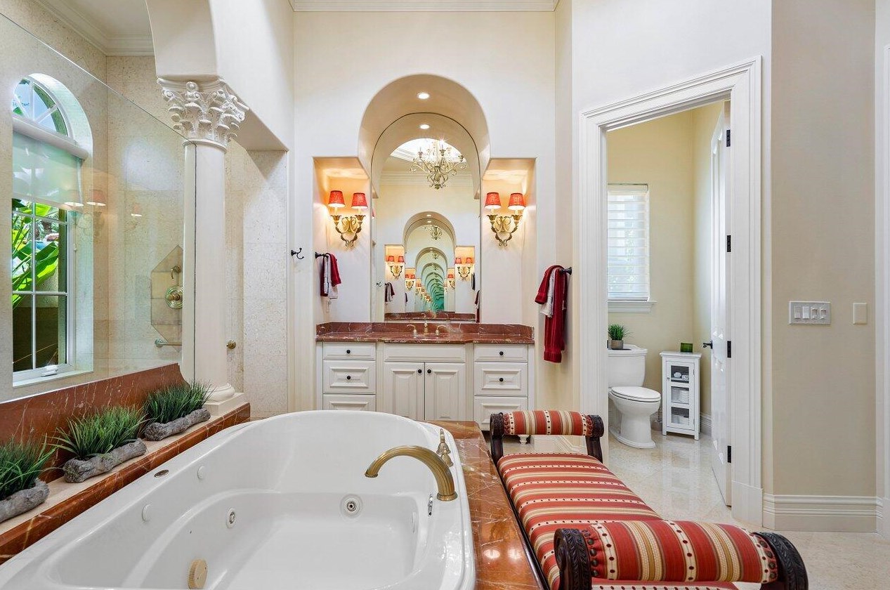 317 Old Jupiter Beach Rd, Jupiter FL  33477-5034 exterior