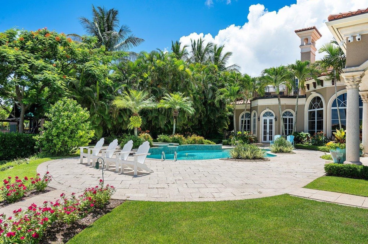 317 Old Jupiter Beach Rd, Jupiter FL  33477-5034 exterior