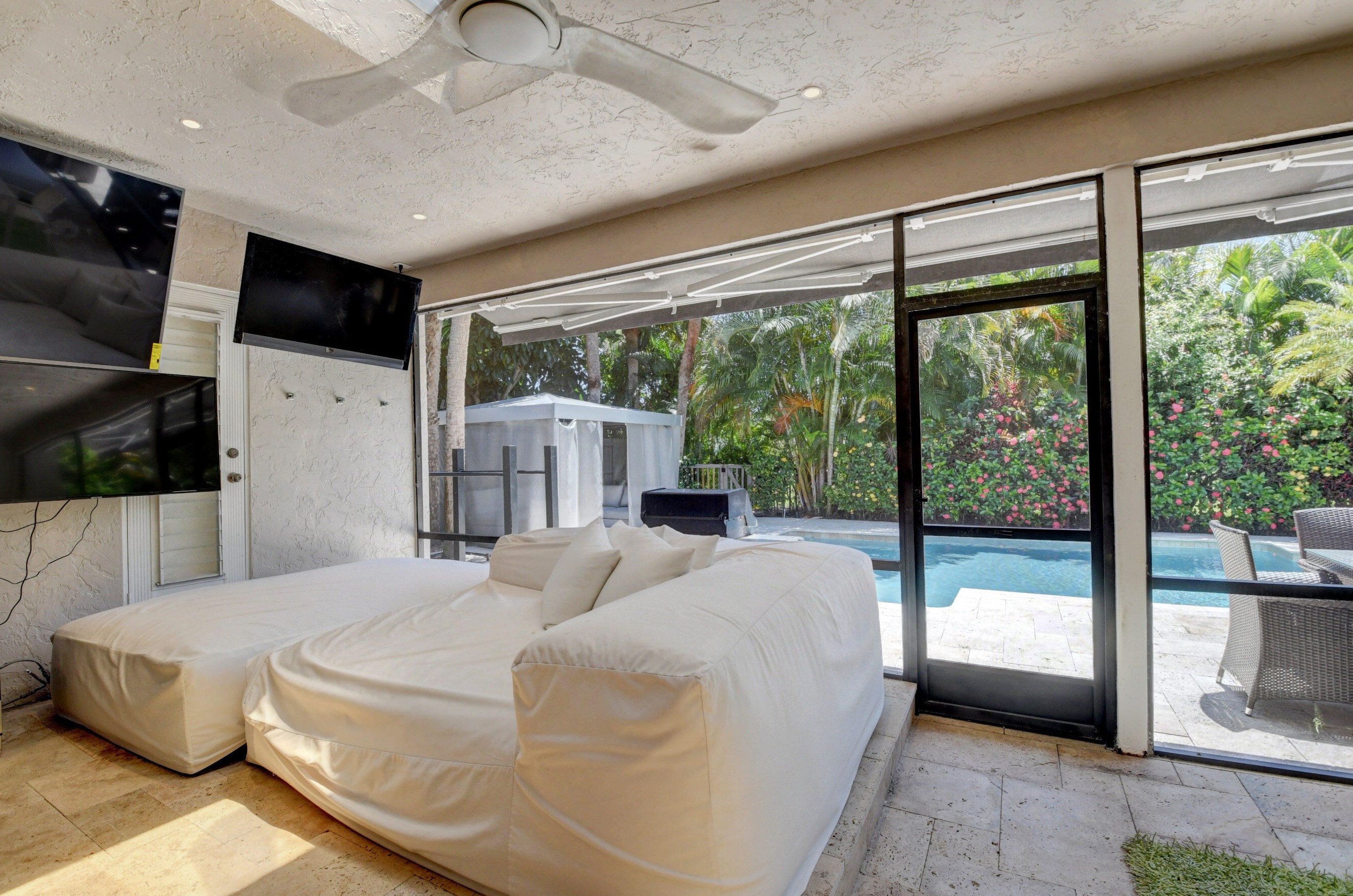 19426 Chapel Creek Dr, Boca Raton FL  33434-5168 exterior