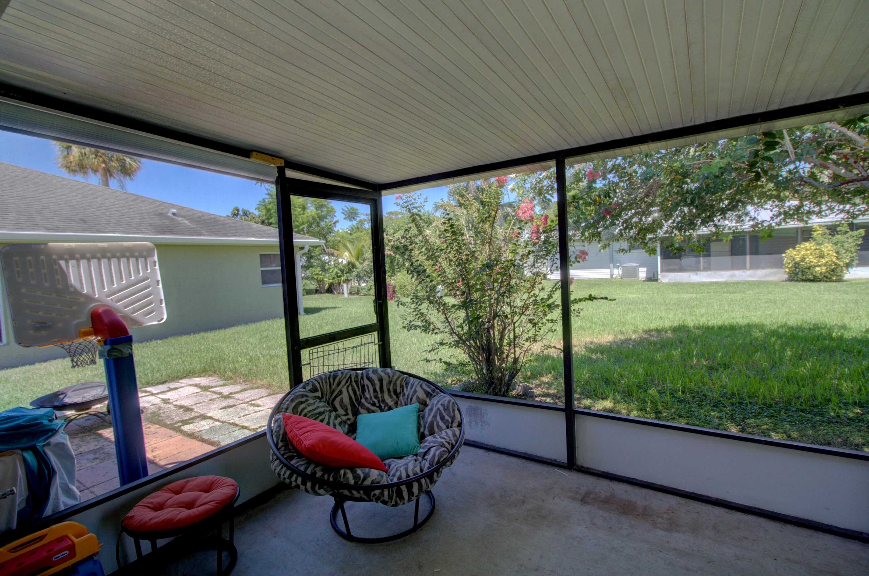 4243 50 Ave, Okeechobee FL 34974-2302 exterior