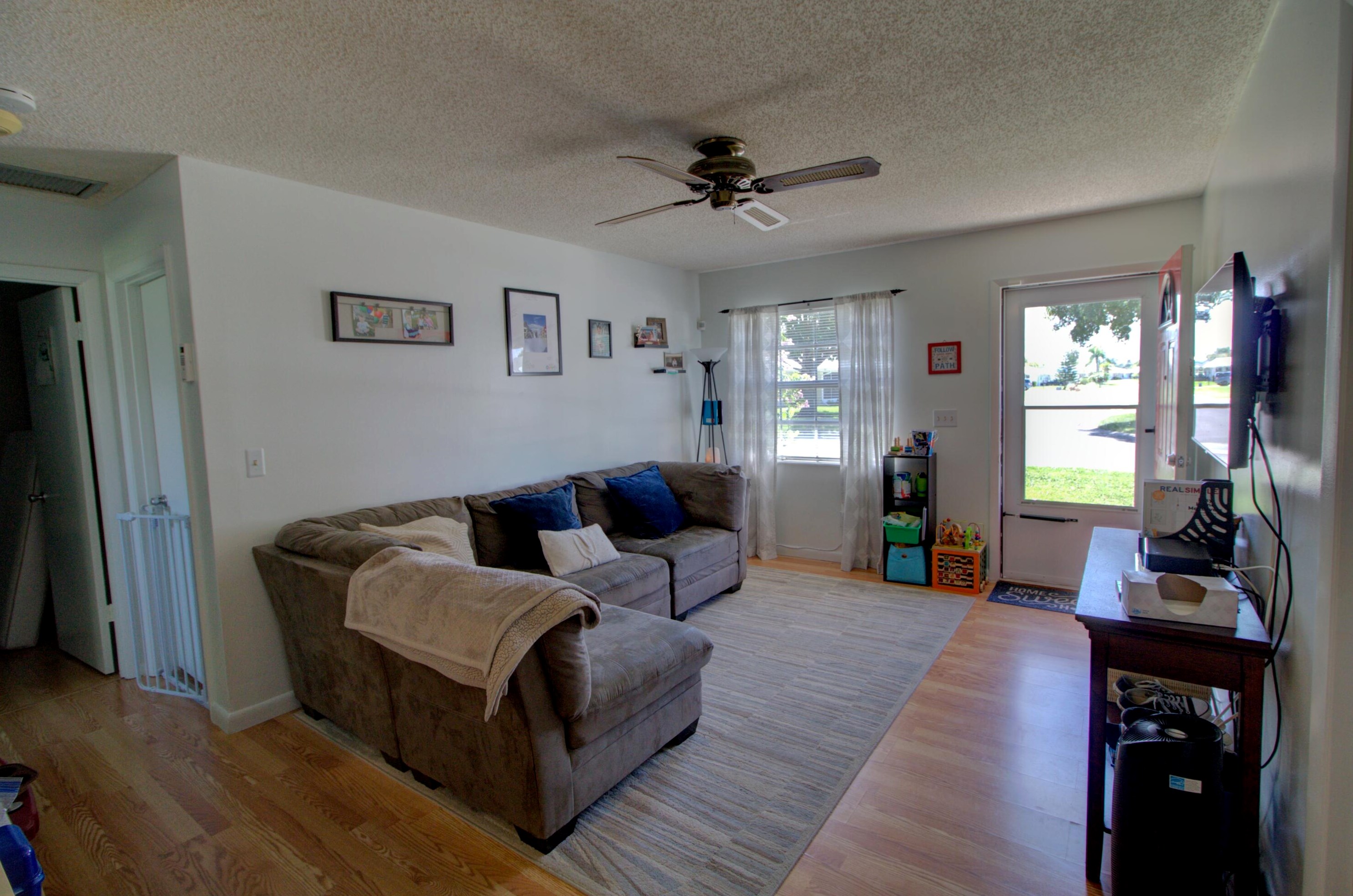 4243 50 Ave, Okeechobee FL 34974-2302 exterior