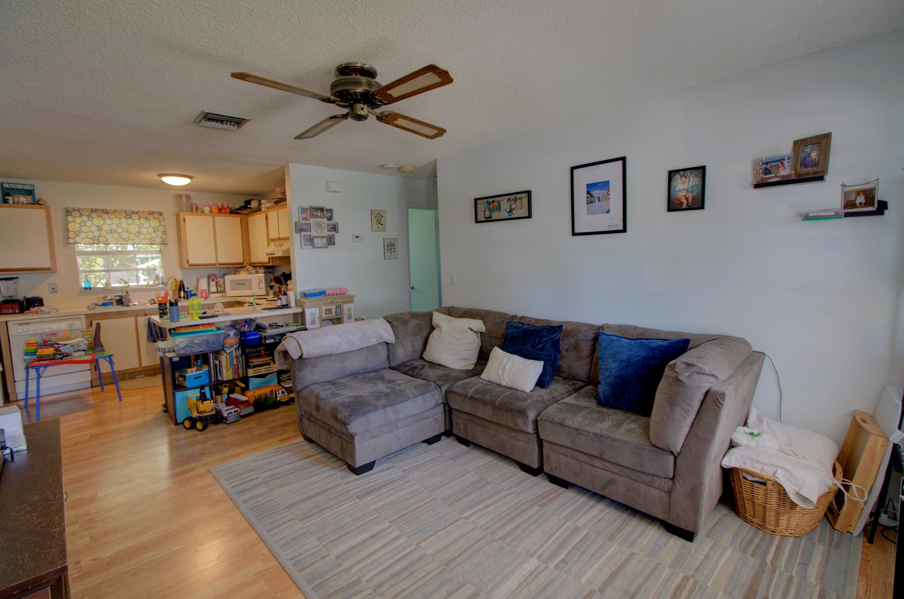 4243 50 Ave, Okeechobee FL 34974-2302 exterior