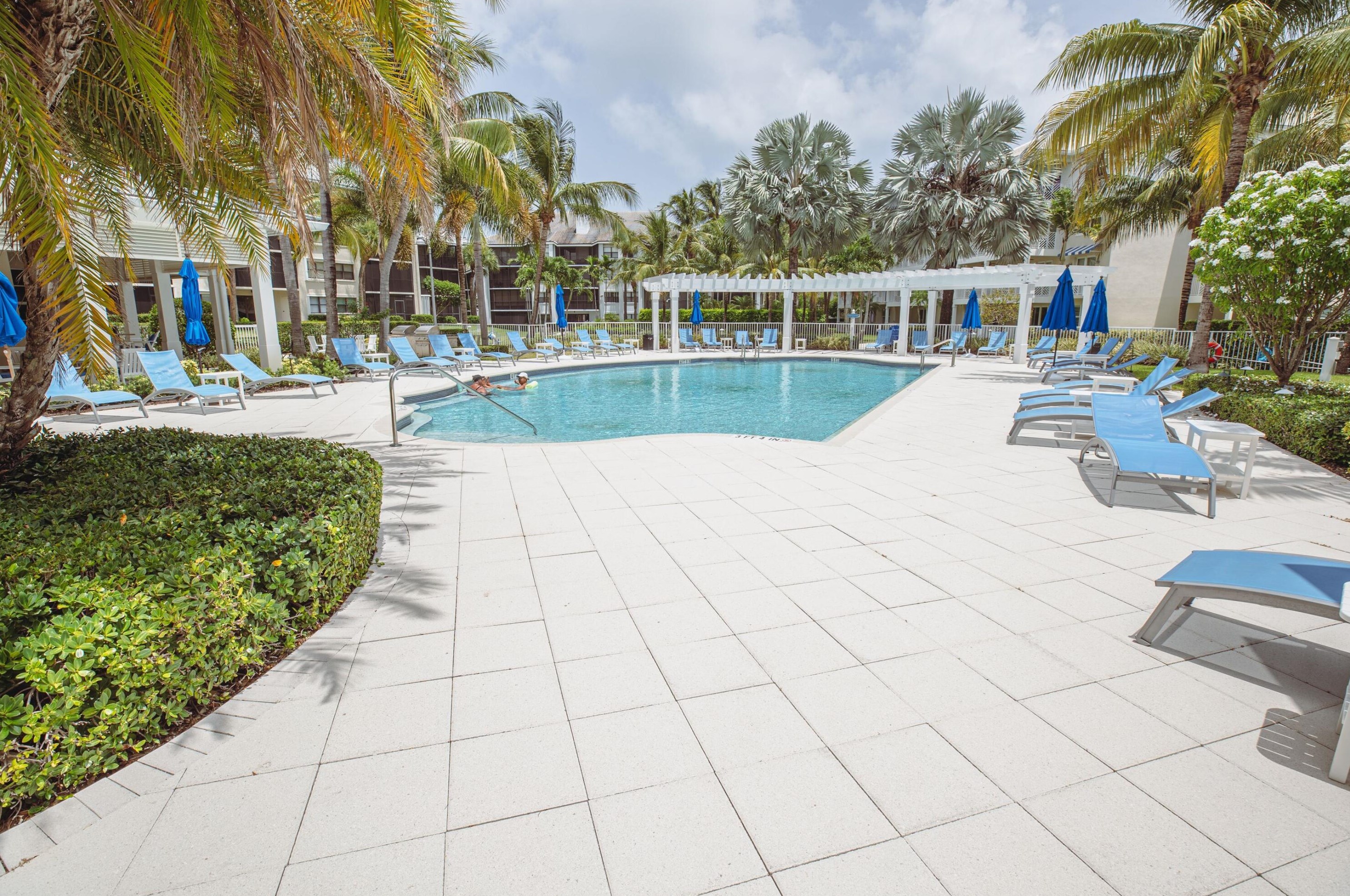 123 Bay Colony Dr N, West Palm Beach, FL 33408