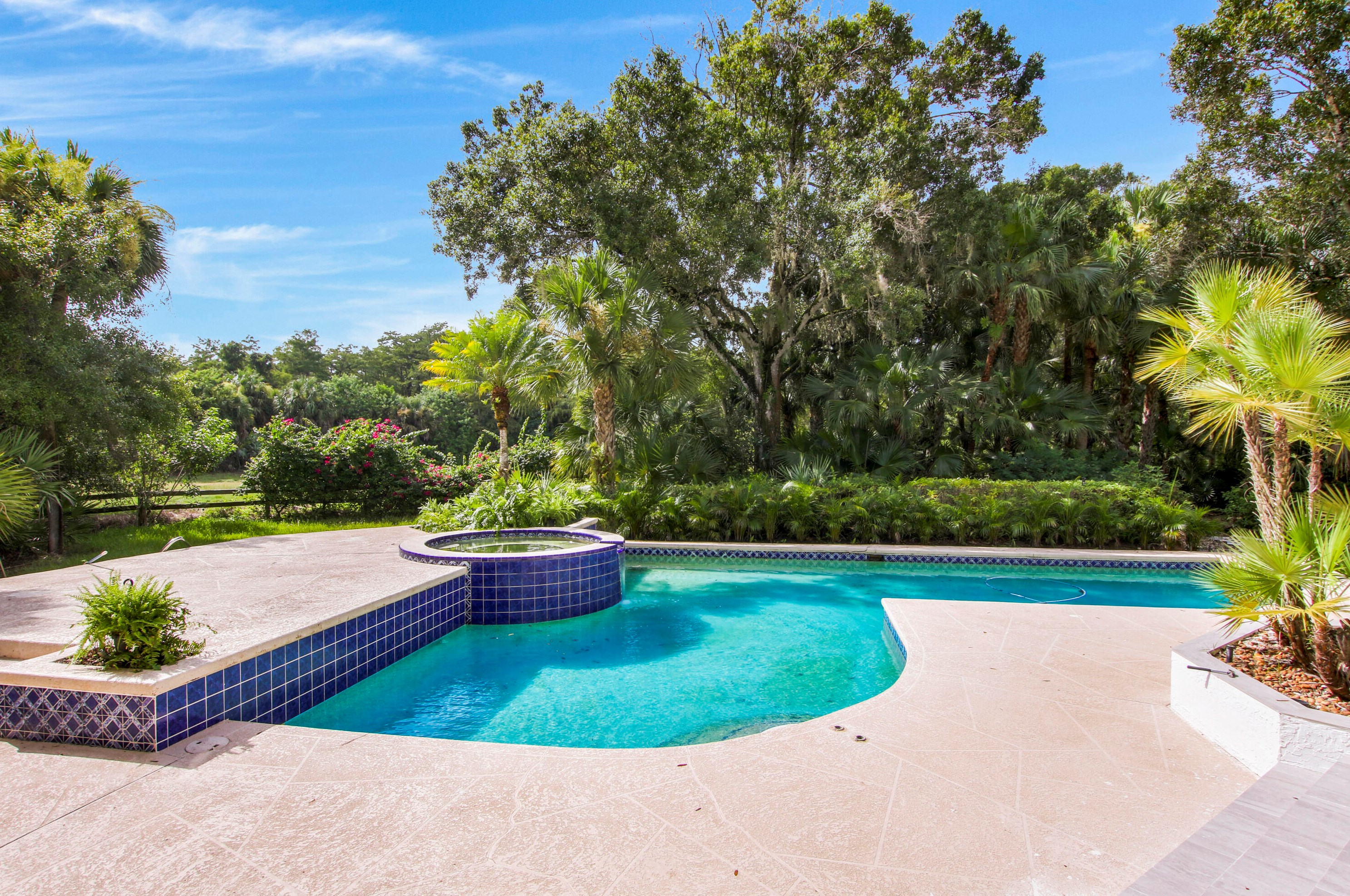 18043 Old Trail Dr, Jupiter FL  33478-1814 exterior