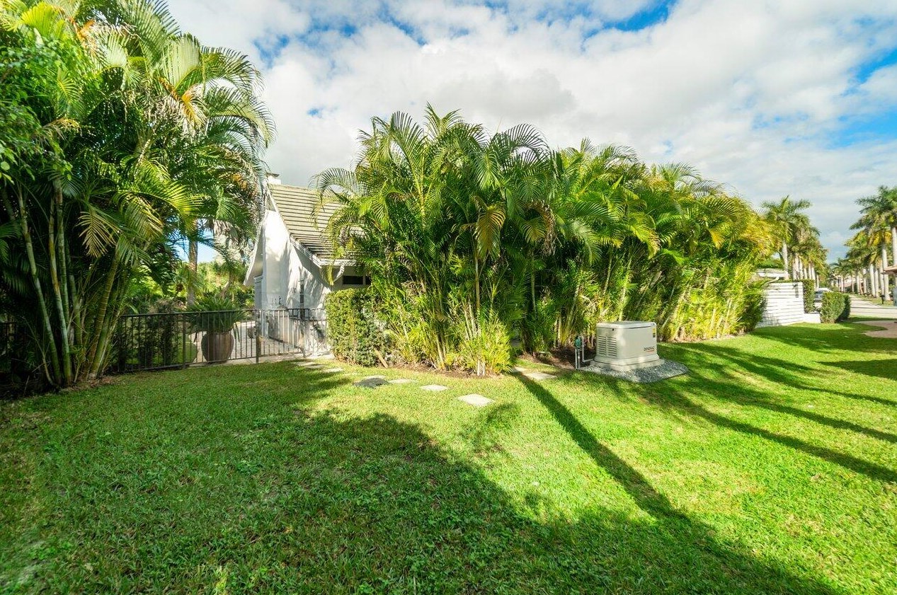 17844 Scarsdale Way, Boca Raton FL  33496-1333 exterior