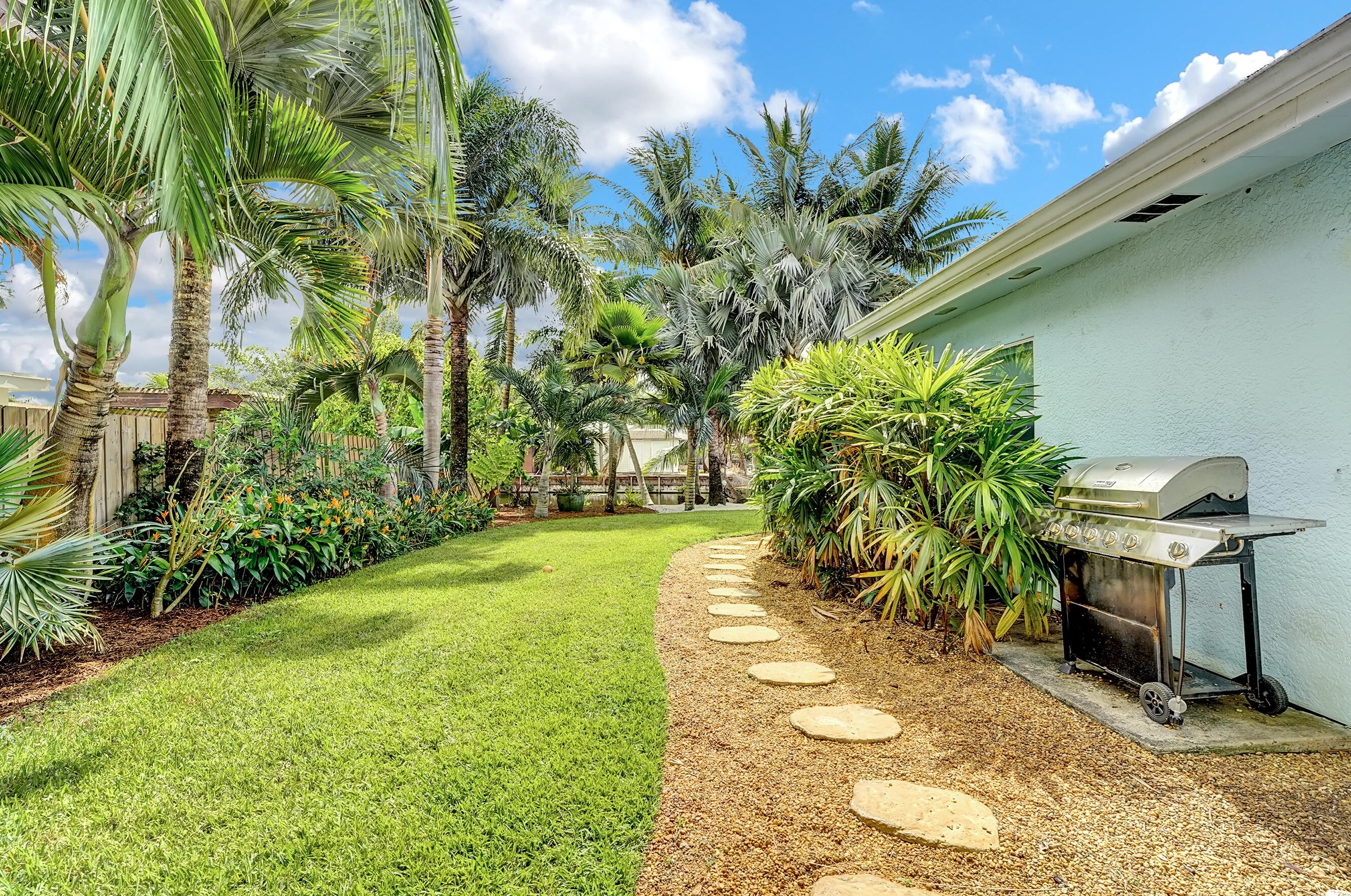 3267 Amberjack Rd, Lake Worth FL  33462-3601 exterior