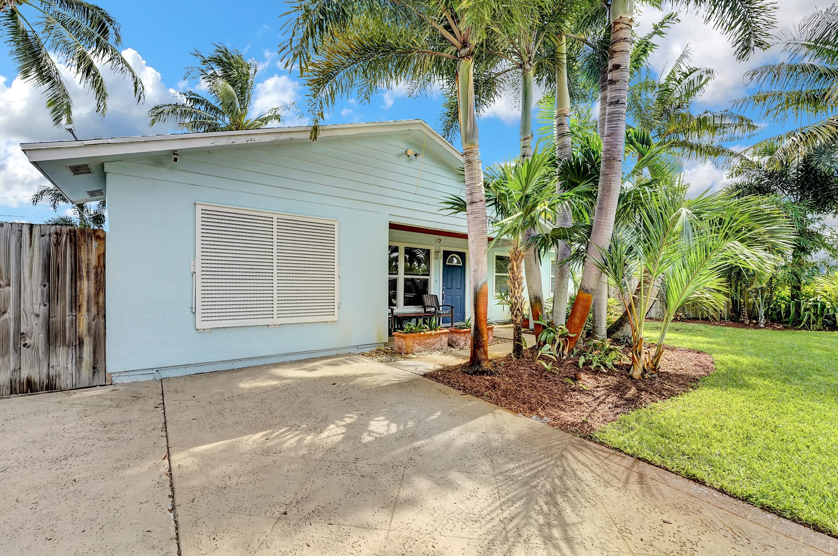3267 Amberjack Rd, Lake Worth FL  33462-3601 exterior