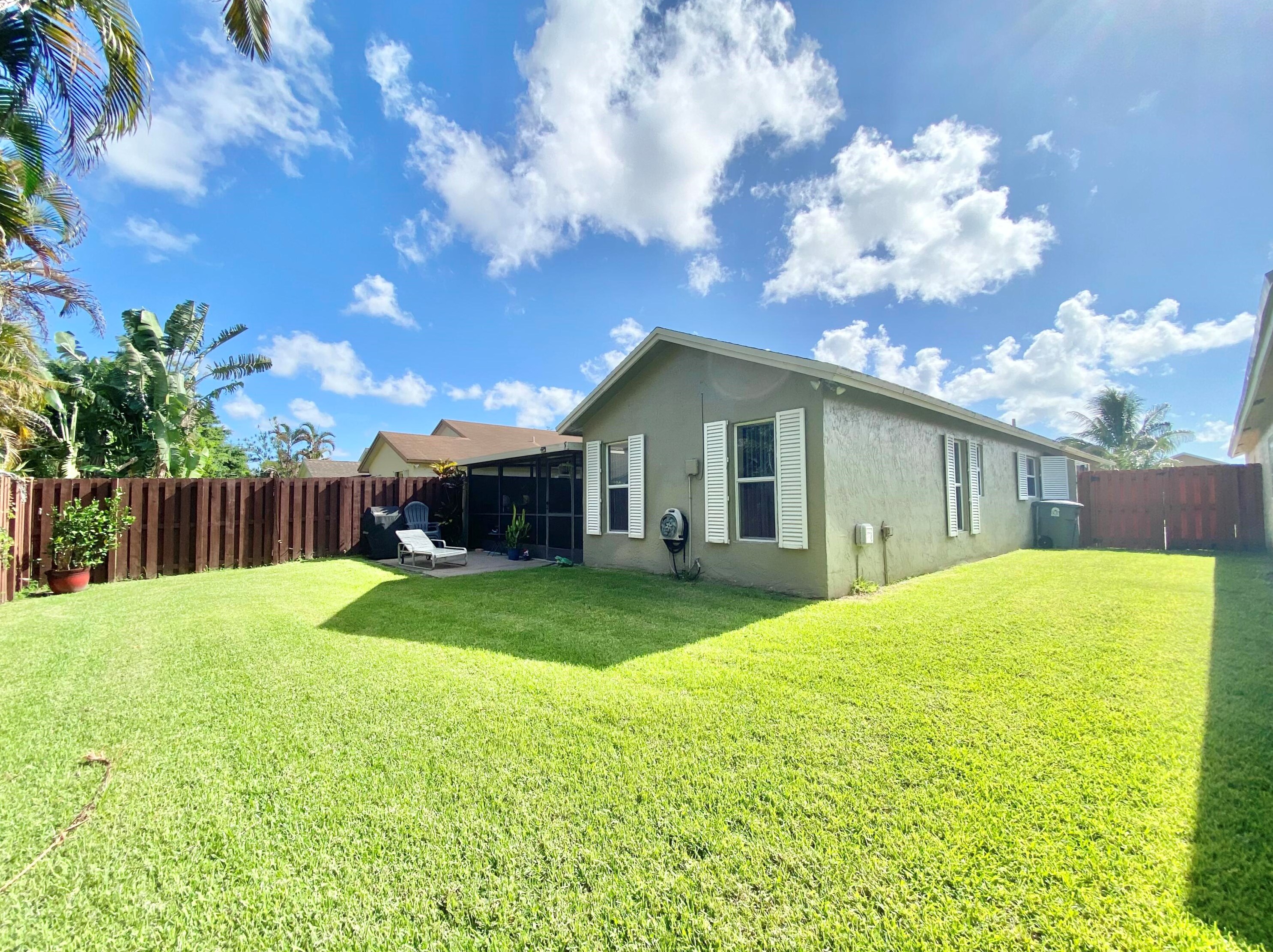 9132 Pine Springs Dr, Boca Raton FL  33428-1457 exterior