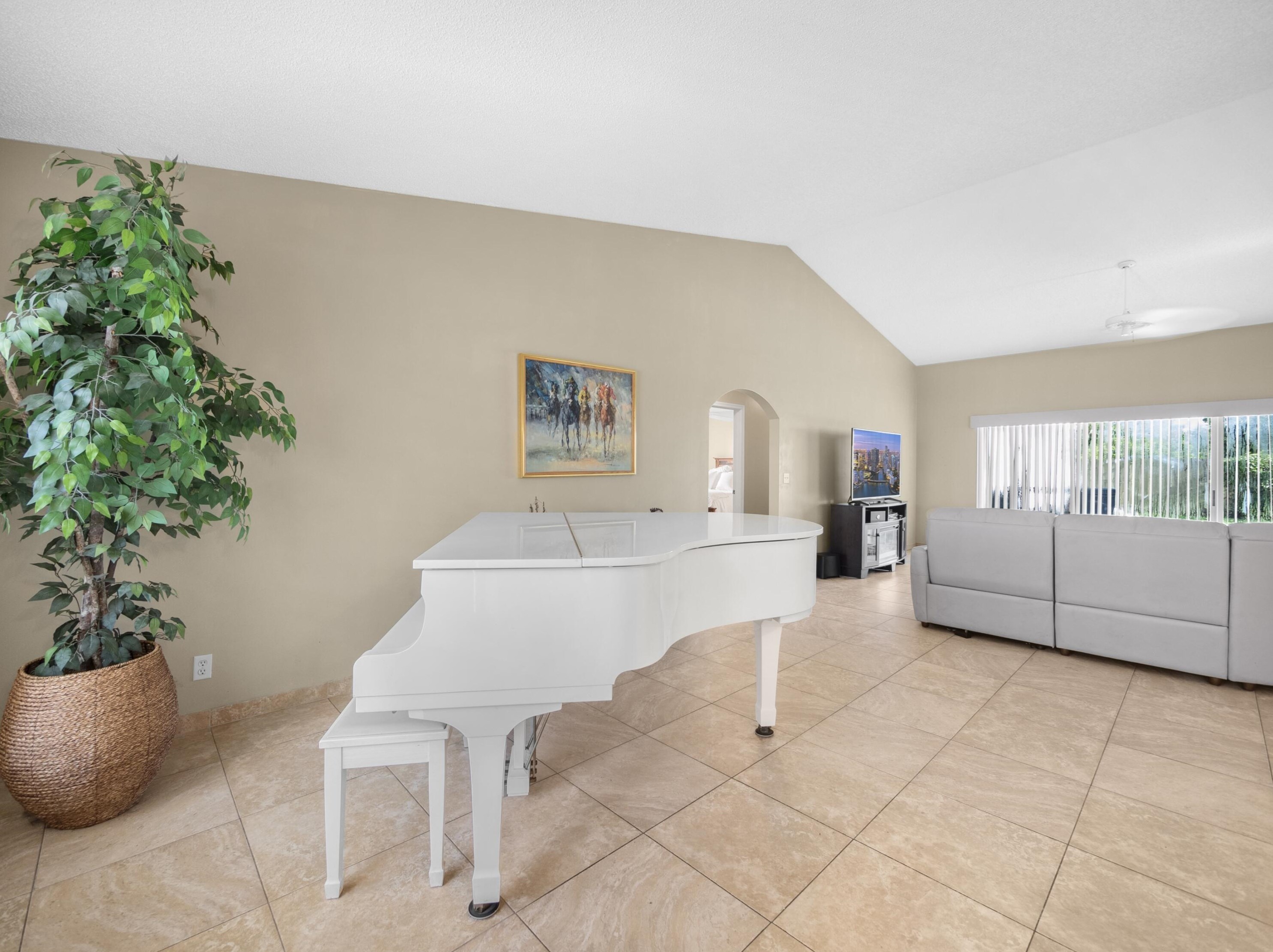 5645 Descartes Cir, Boynton Beach FL 33472-2425 exterior