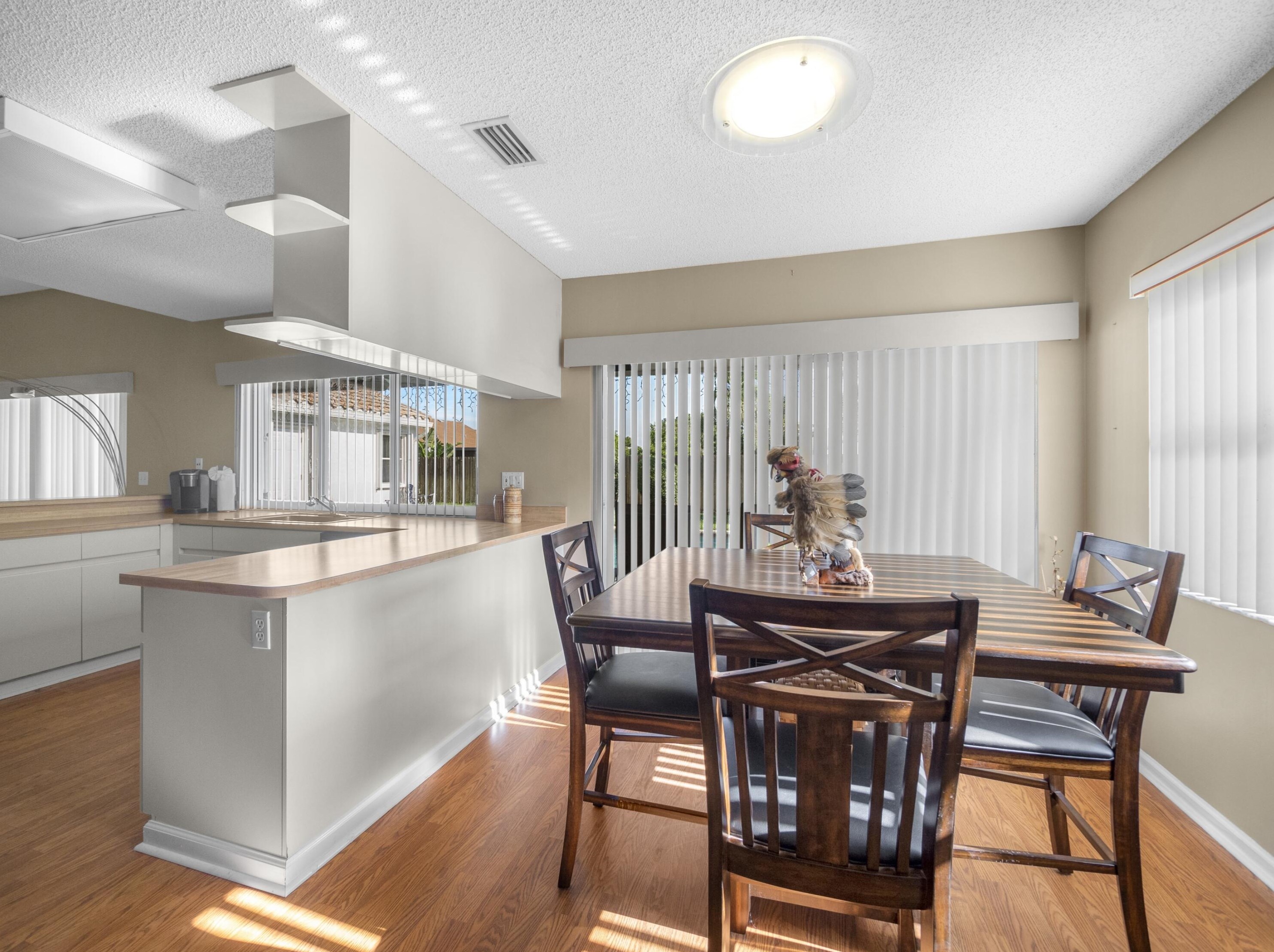 5645 Descartes Cir, Boynton Beach FL 33472-2425 exterior