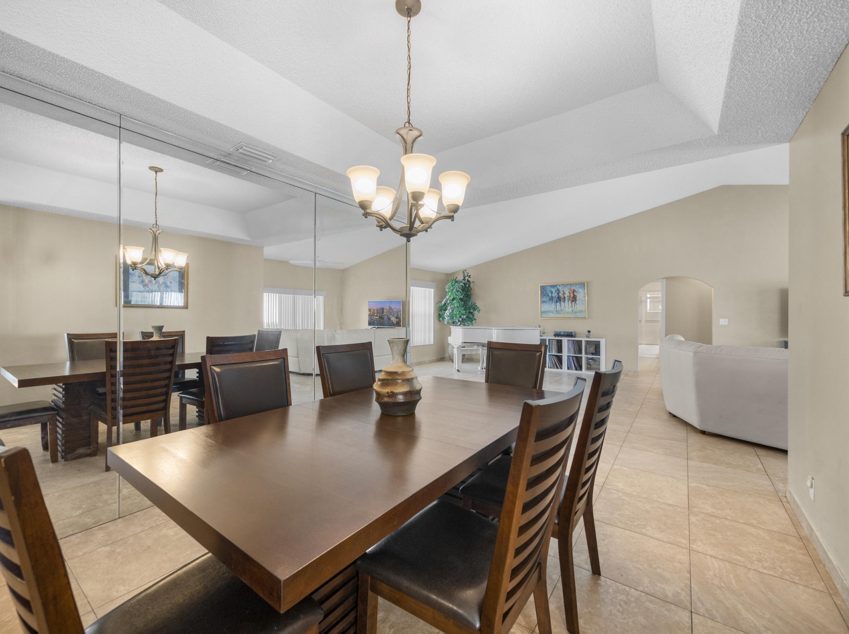 5645 Descartes Cir, Boynton Beach FL 33472-2425 exterior