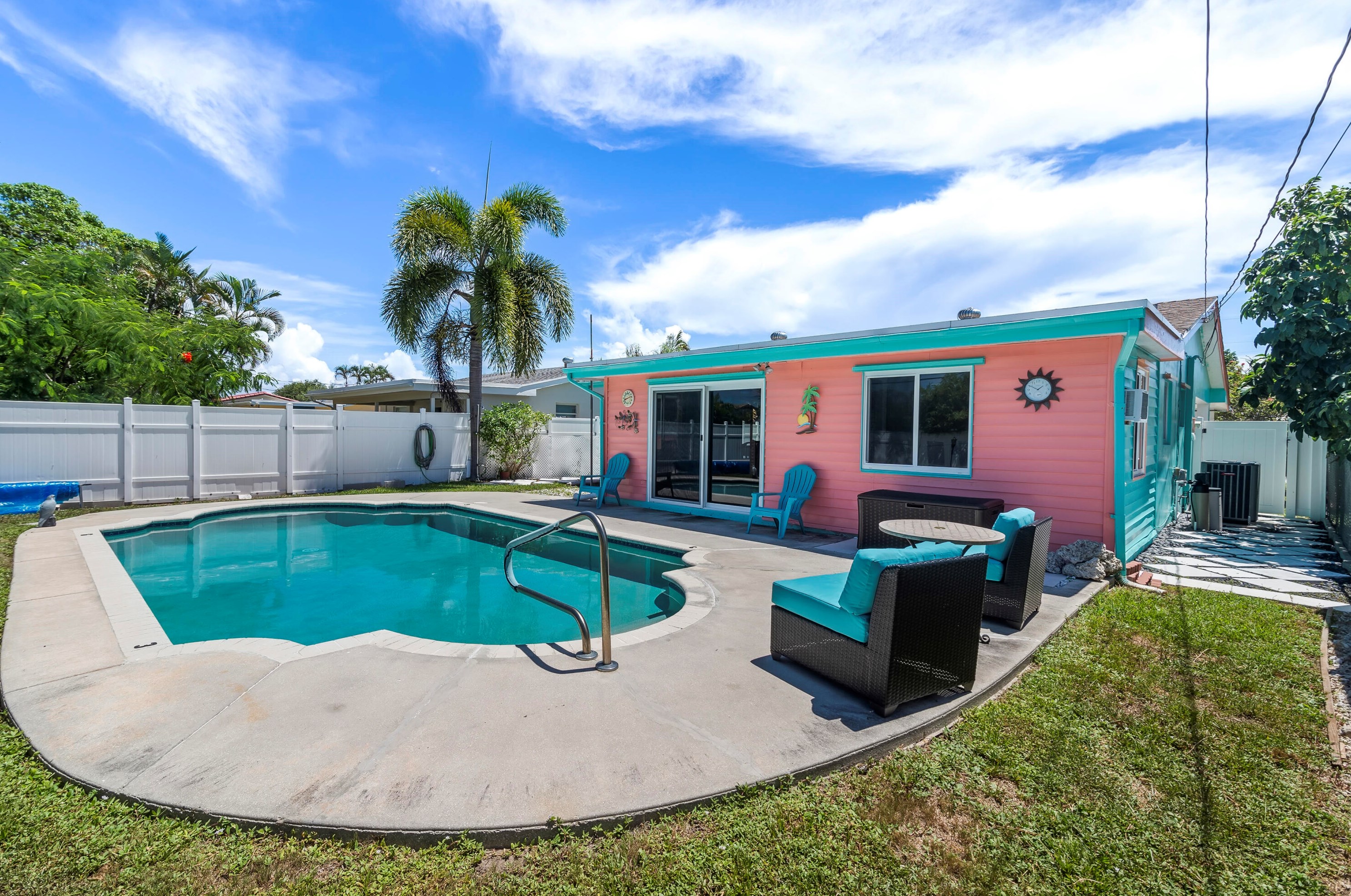 231 9th Ave, Boynton Beach FL  33435-3139 exterior