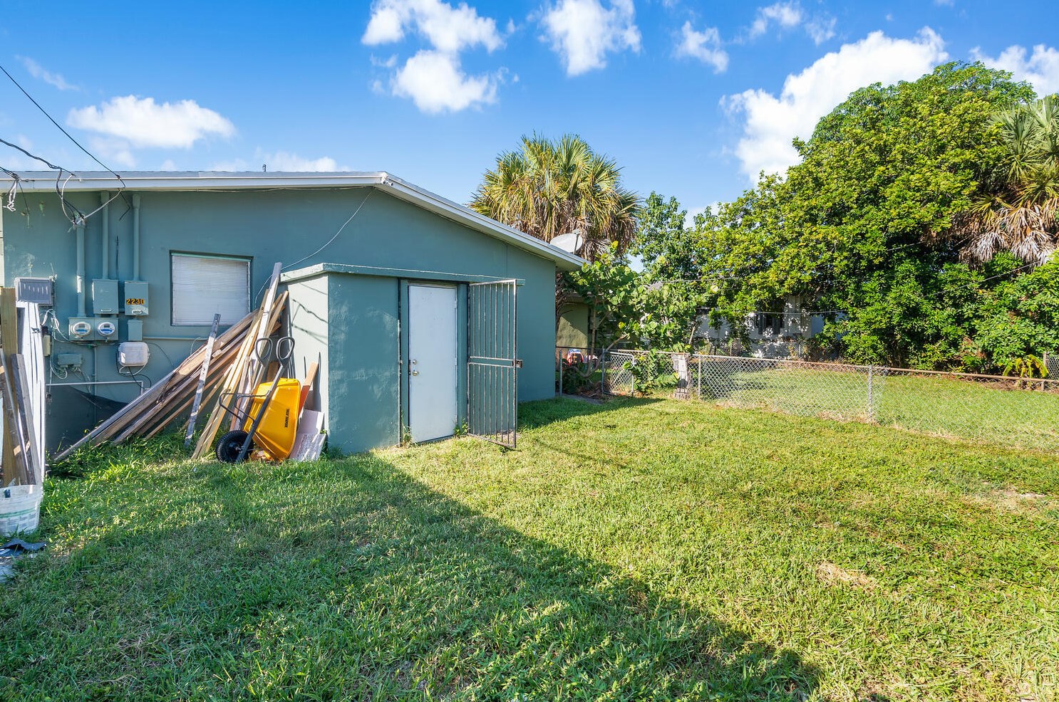 2230 Douglas St, Hollywood FL  33020-1426 exterior