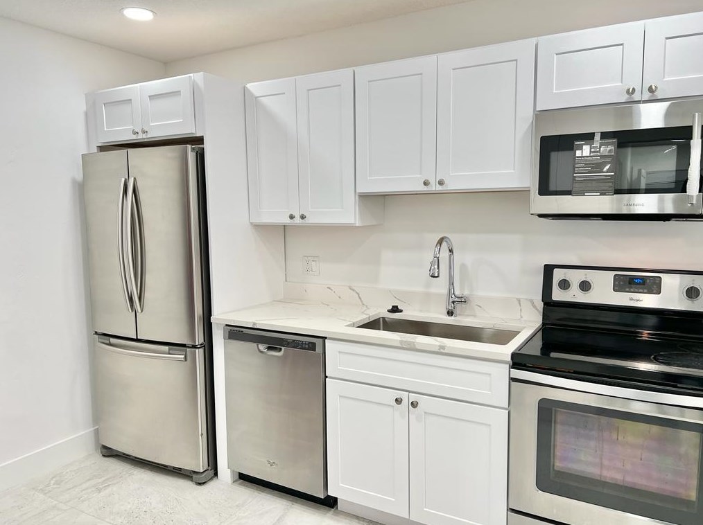 4720 Holly Lake Dr, Lake Worth FL  33463-5372 exterior