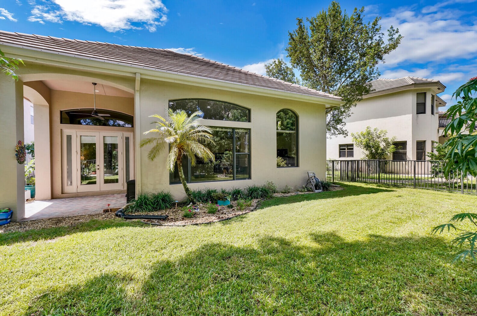 3444 Collonade Dr, Lake Worth FL  33449-8062 exterior