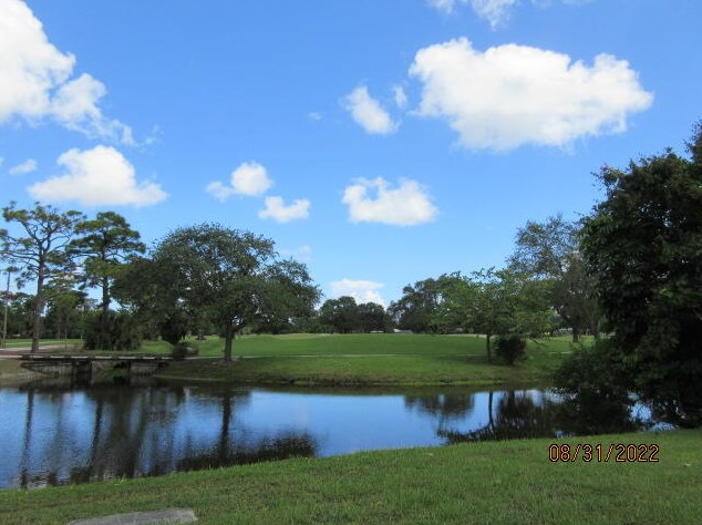 605 Atlantis Est Way, Lake Worth FL 33462-1209 exterior