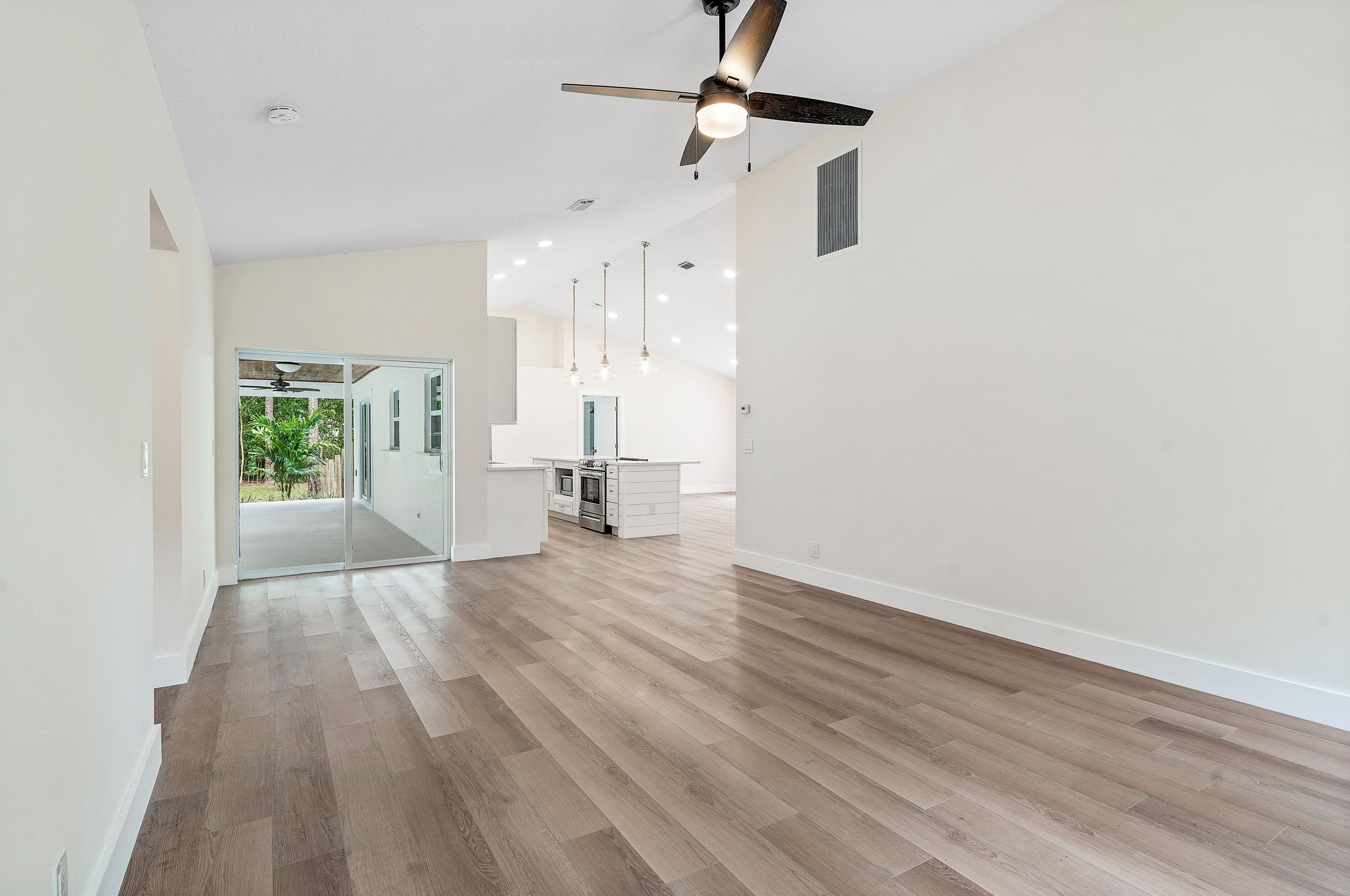 13761 158th St, Jupiter FL  33478-8516 exterior