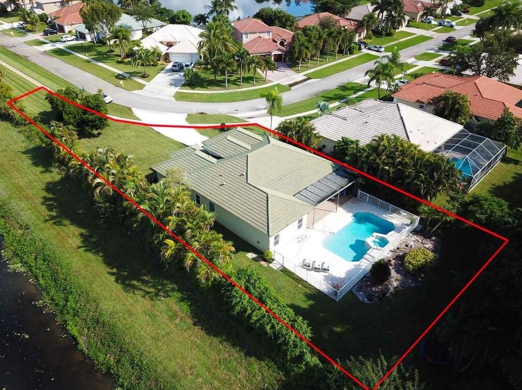 10713 Paso Fino Dr, Lake Worth FL  33449-8021 exterior
