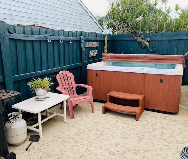 5157 Canal Cir, Lake Worth FL 33467-1840 exterior