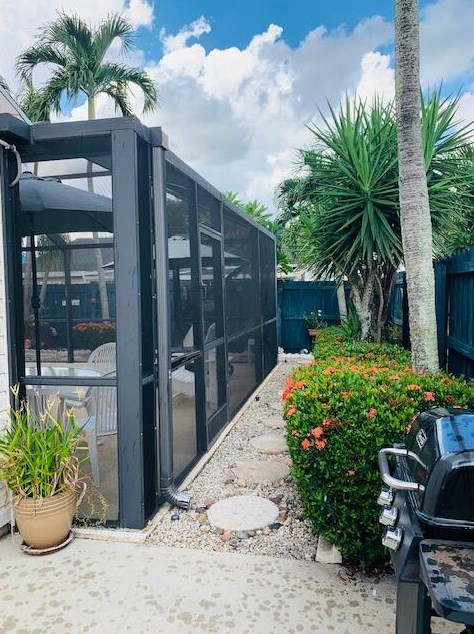 5157 Canal Cir, Lake Worth FL 33467-1840 exterior