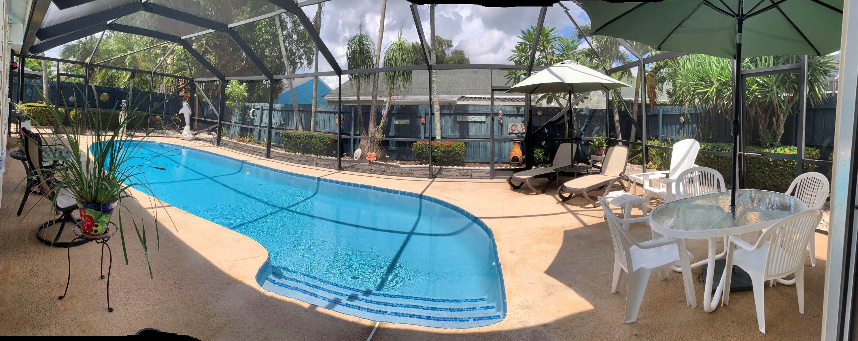 5157 Canal Cir, Lake Worth FL 33467-1840 exterior