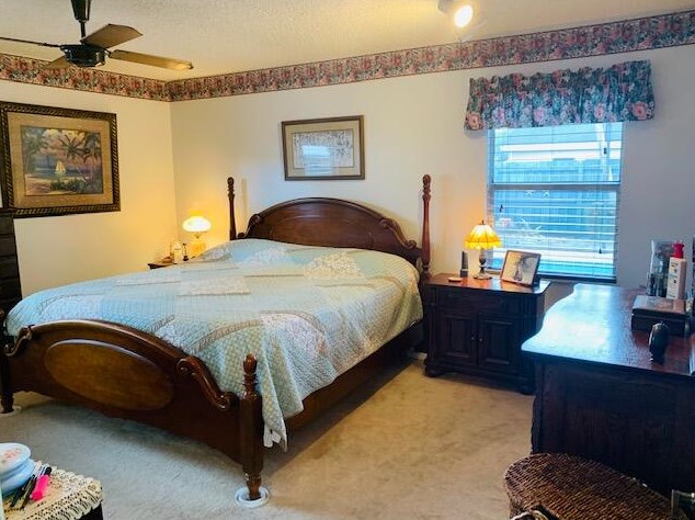 5157 Canal Cir, Lake Worth FL 33467-1840 exterior