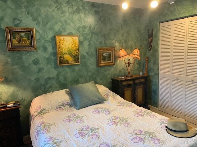 5157 Canal Cir, Lake Worth FL 33467-1840 exterior