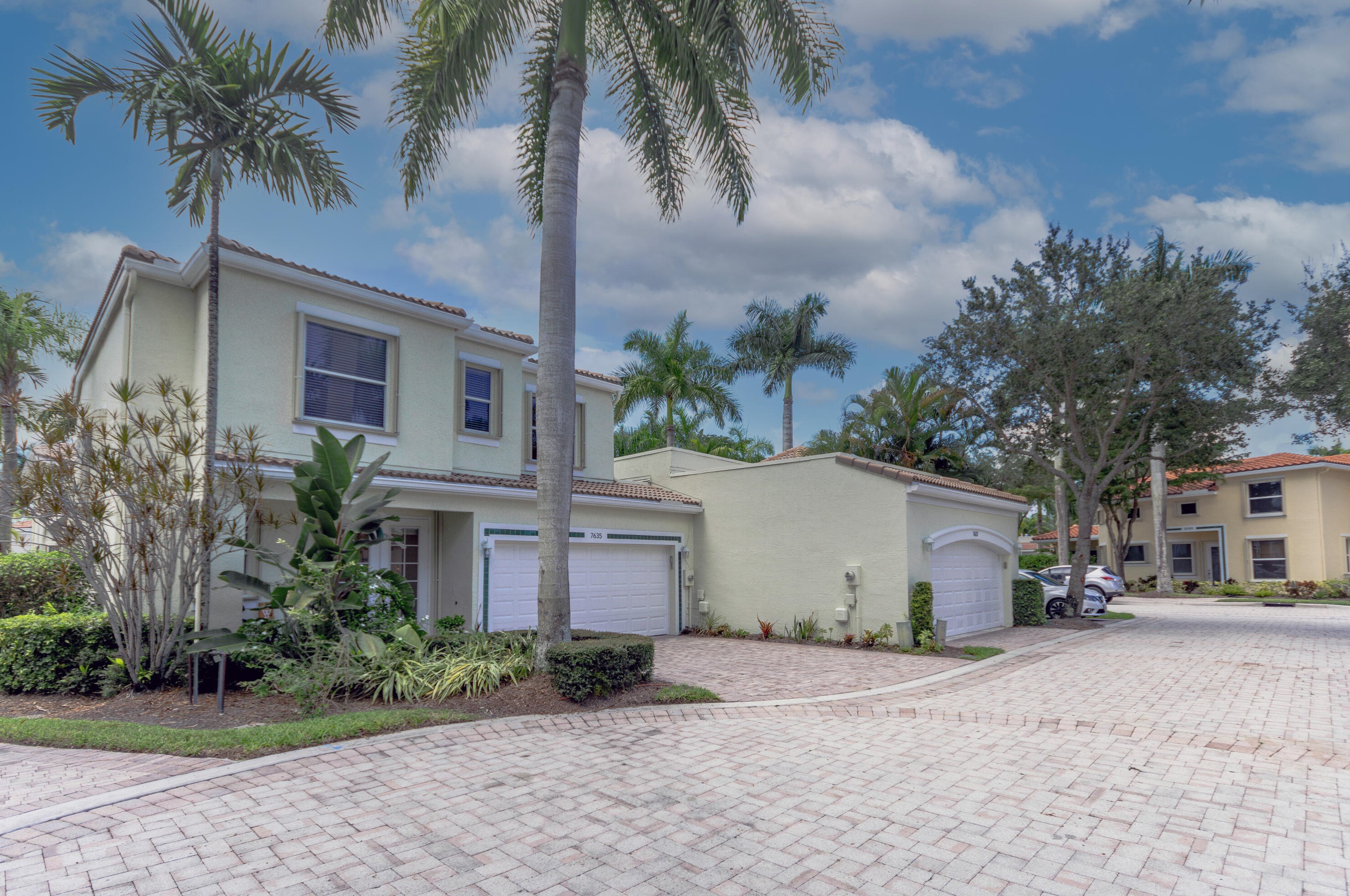 7635 Iris Ct, West Palm Beach FL  33412-3143 exterior