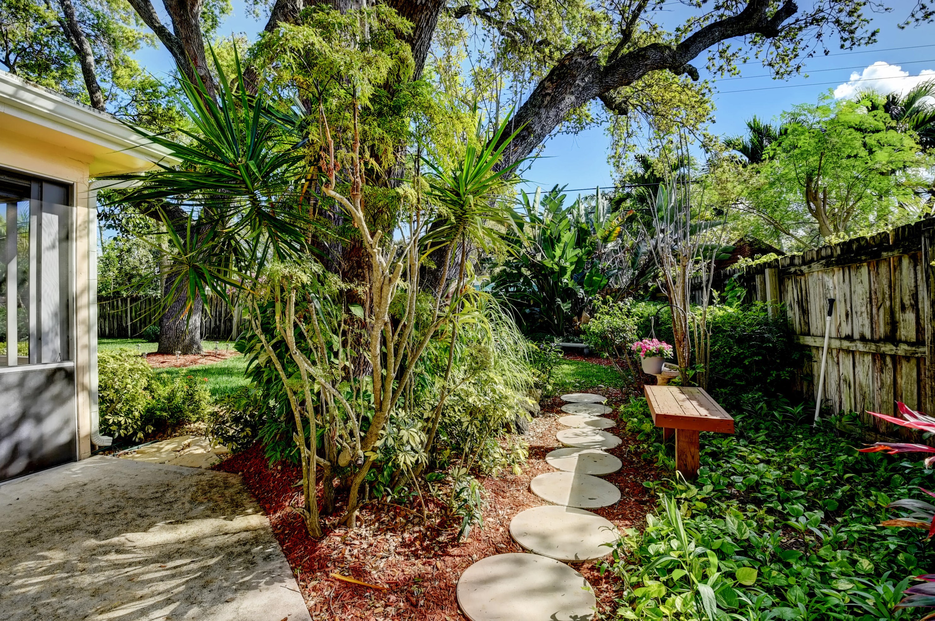 702 Camino Real, Boca Raton FL  33432-6308 exterior