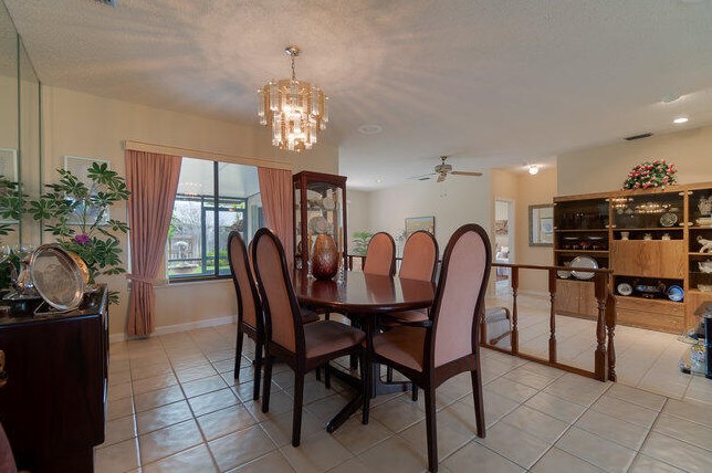 302 Princeton Dr, Lake Worth FL 33460-6239 exterior