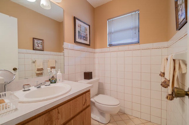 302 Princeton Dr, Lake Worth FL 33460-6239 exterior