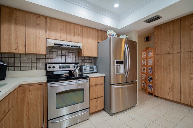 302 Princeton Dr, Lake Worth FL 33460-6239 exterior