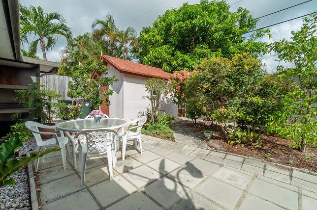 302 Princeton Dr, Lake Worth FL 33460-6239 exterior