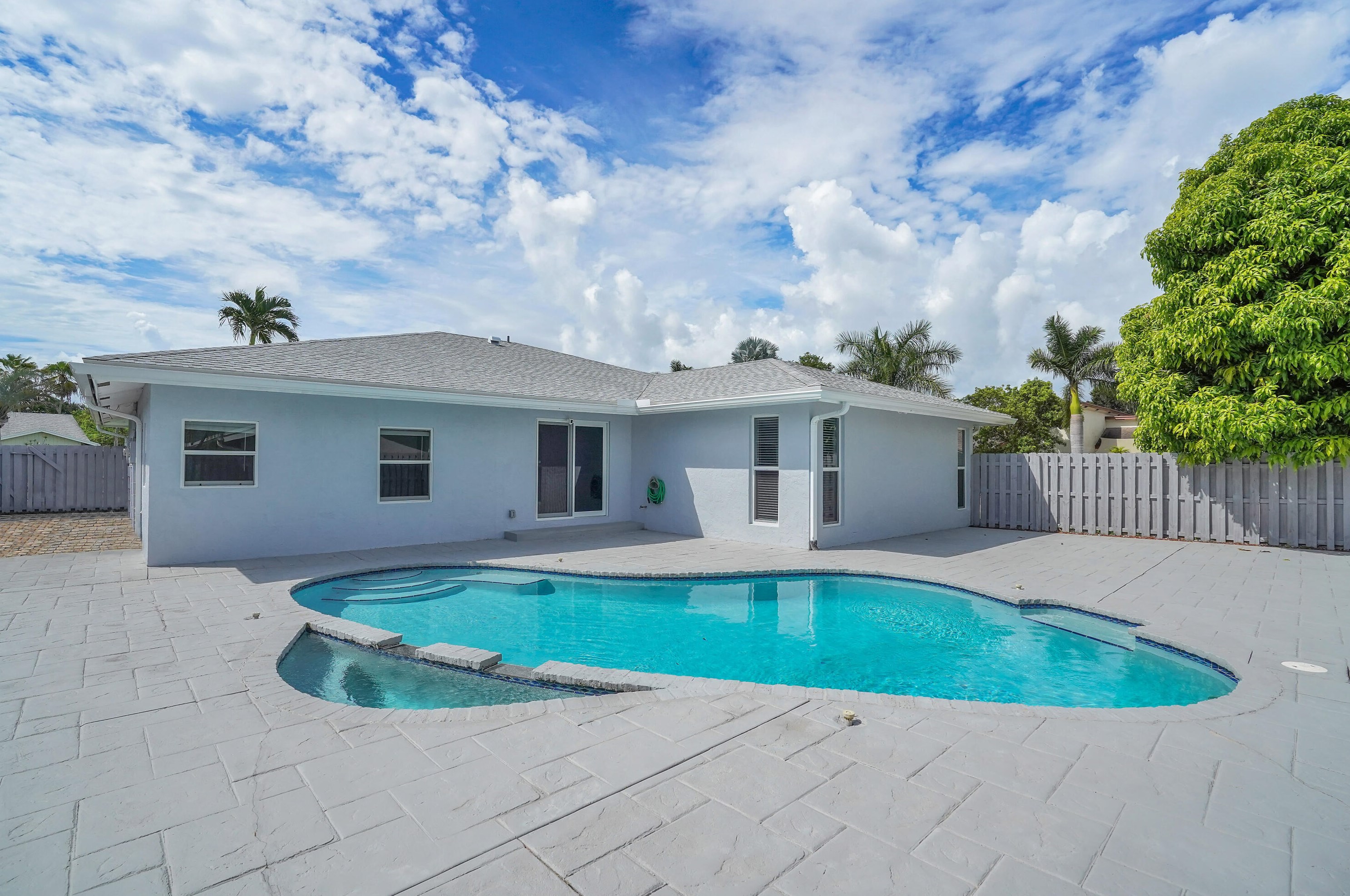 6363 Amberwoods Dr, Boca Raton FL  33433-3737 exterior