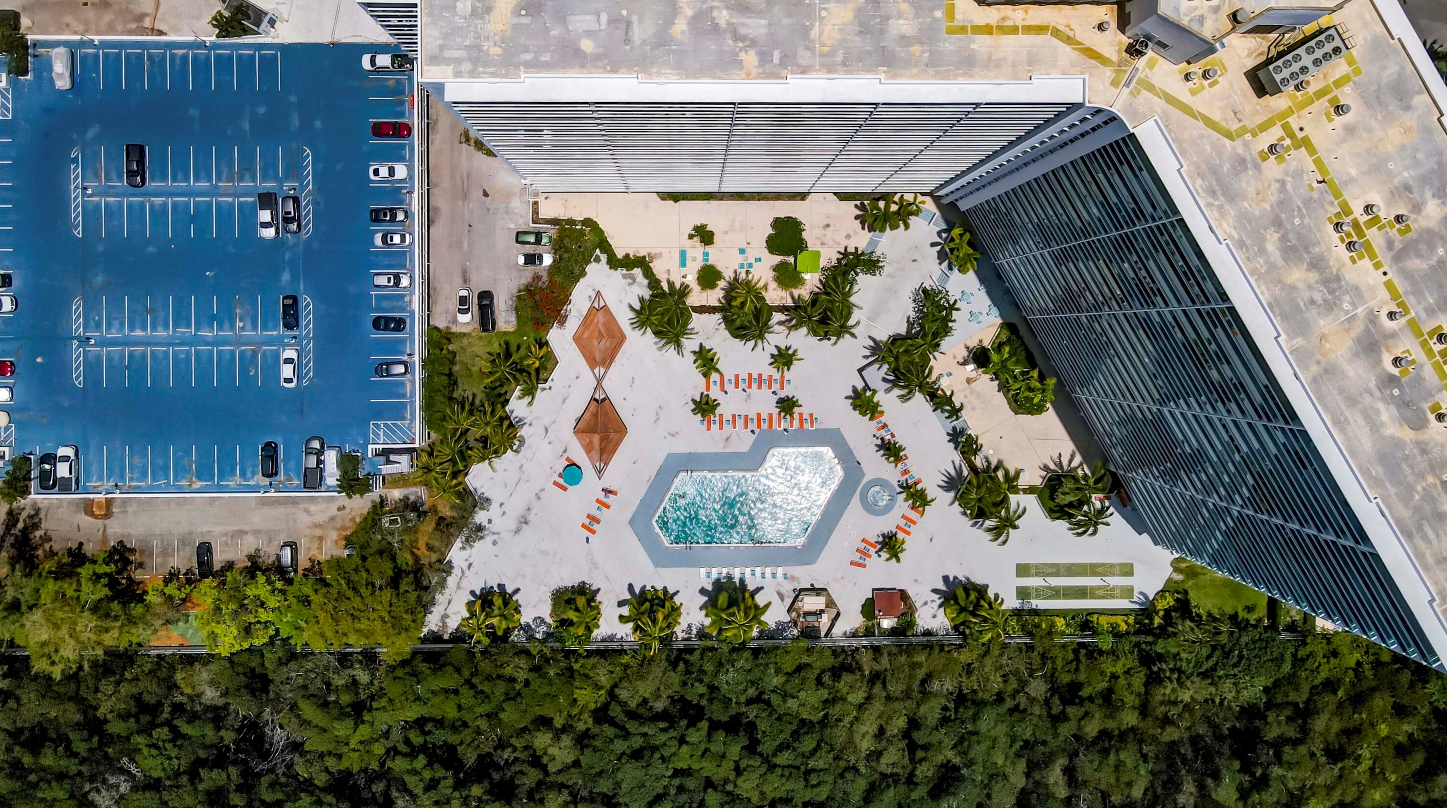 100 Bayview Dr, Miami FL  33160-4772 exterior