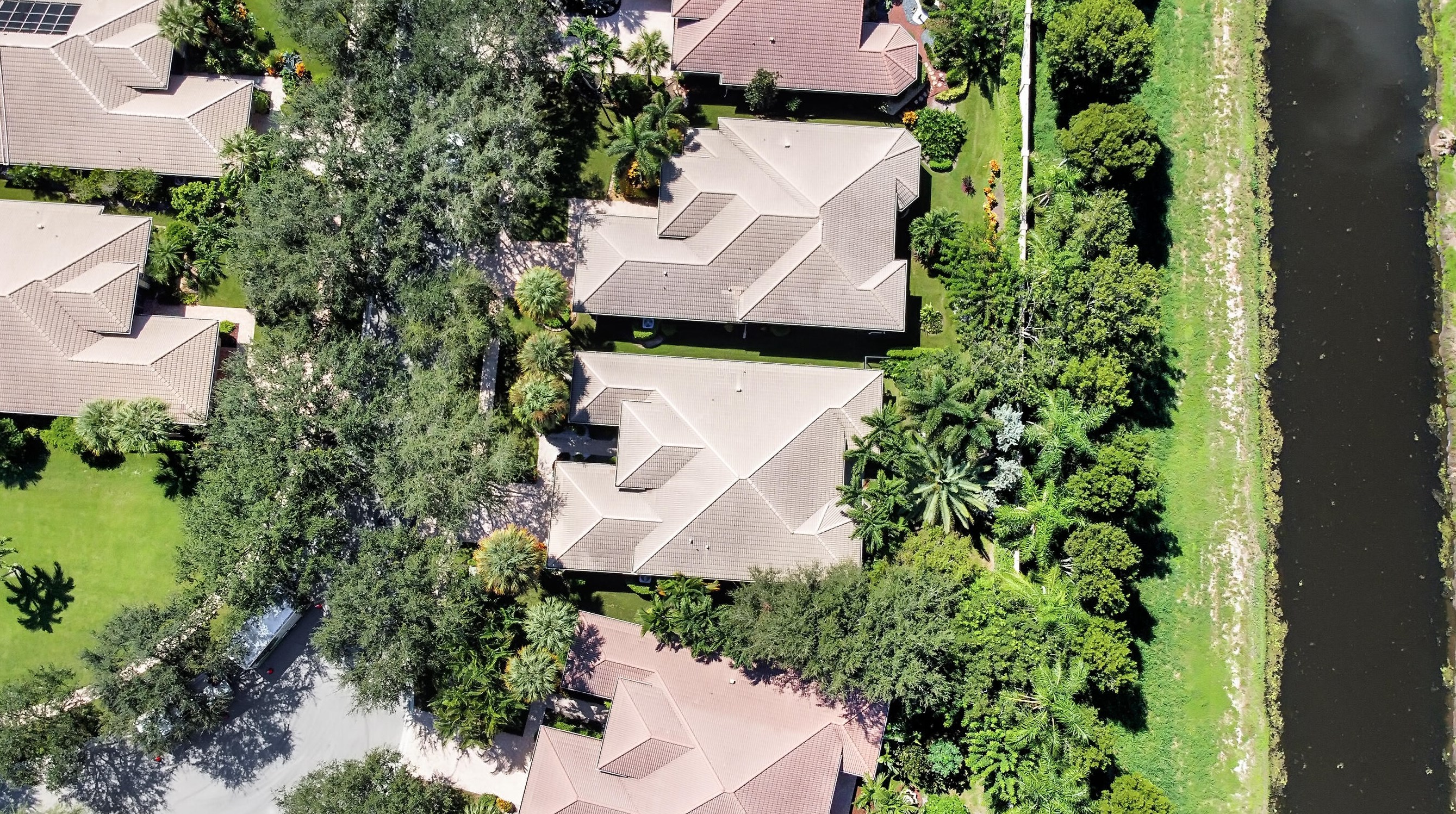 7723 Via Grande, Boynton Beach FL  33437-7516 exterior