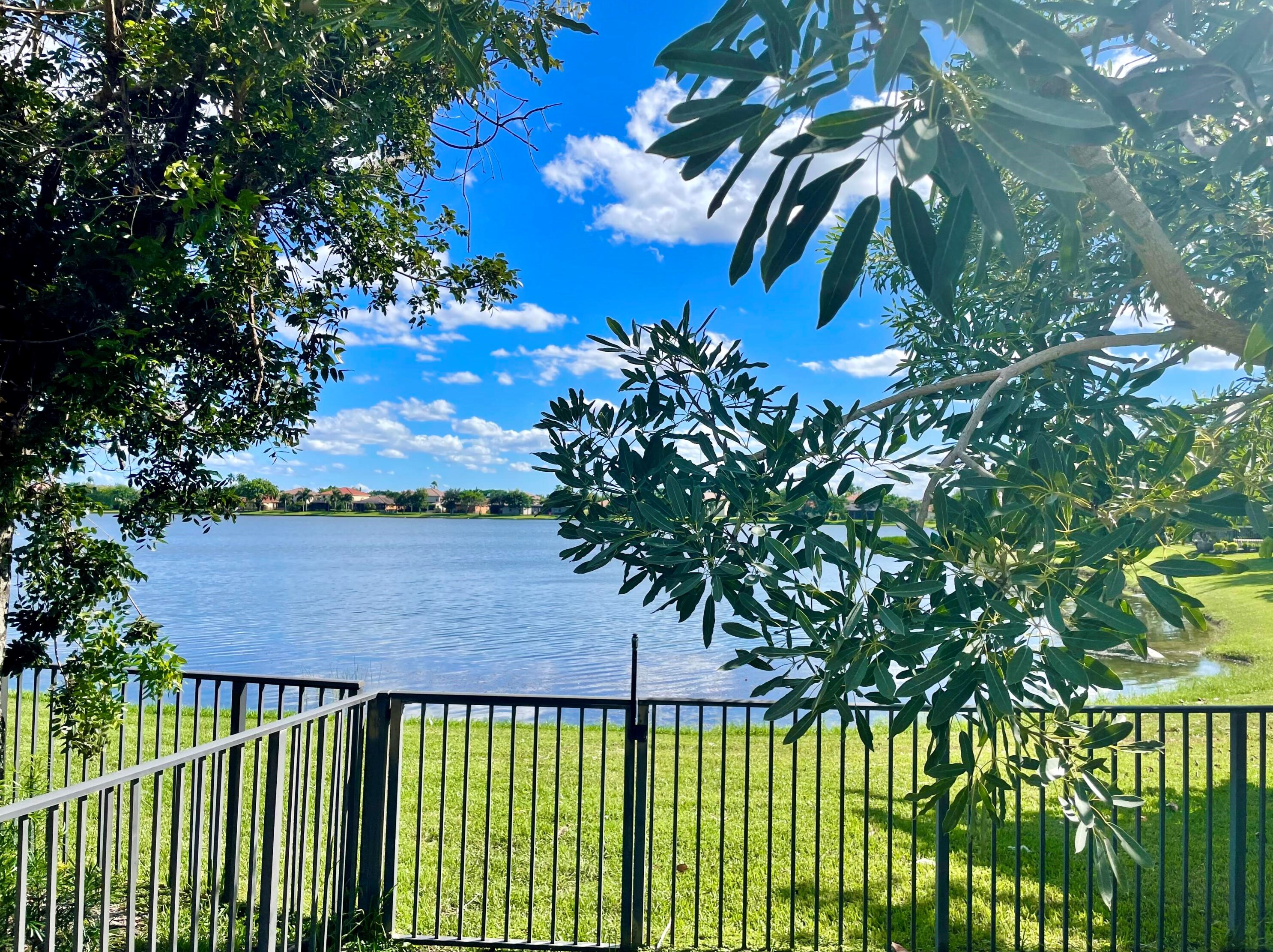 10730 Willow Oak Ct, West Palm Beach FL  33414-9351 exterior