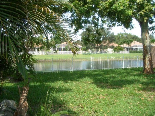 246 Hampton Pl, Jupiter FL  33458-8129 exterior