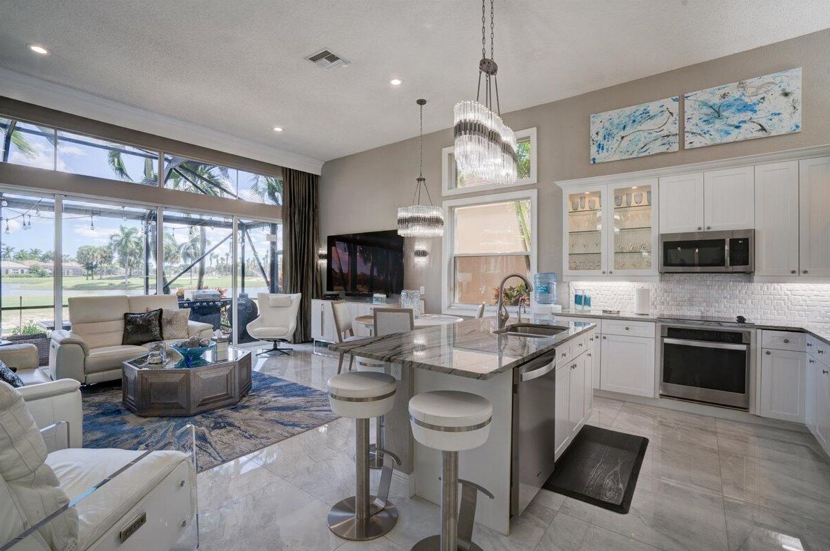 4258 Imperial Isle Dr, Lake Worth FL  33449-8645 exterior