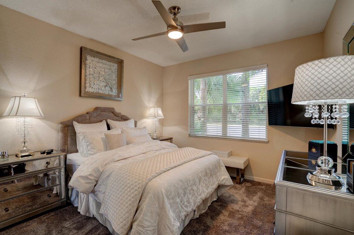 4258 Imperial Isle Dr, Lake Worth FL  33449-8645 exterior