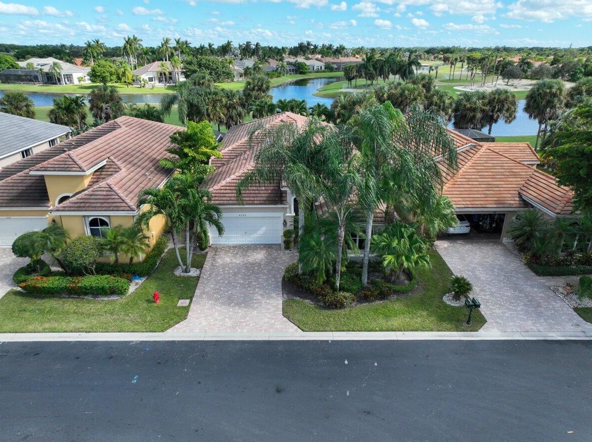4258 Imperial Isle Dr, Lake Worth FL  33449-8645 exterior