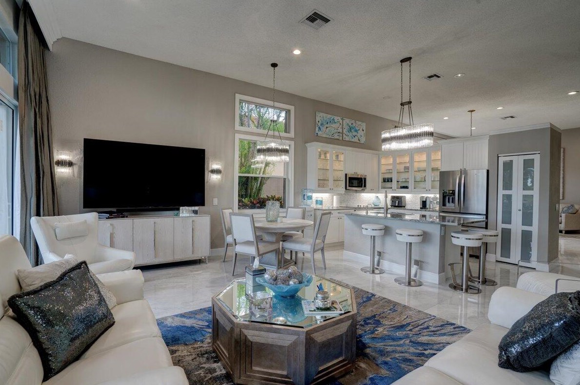 4258 Imperial Isle Dr, Lake Worth FL  33449-8645 exterior