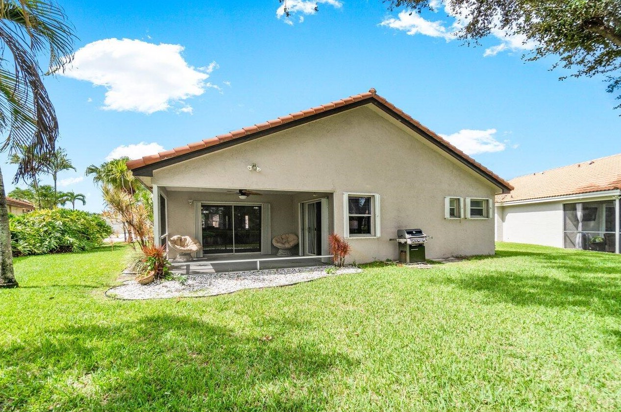 8593 Tourmaline Blvd, Boynton Beach FL  33472-2421 exterior