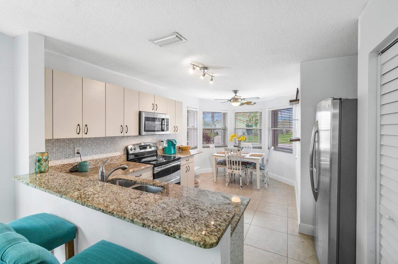 8593 Tourmaline Blvd, Boynton Beach FL  33472-2421 exterior